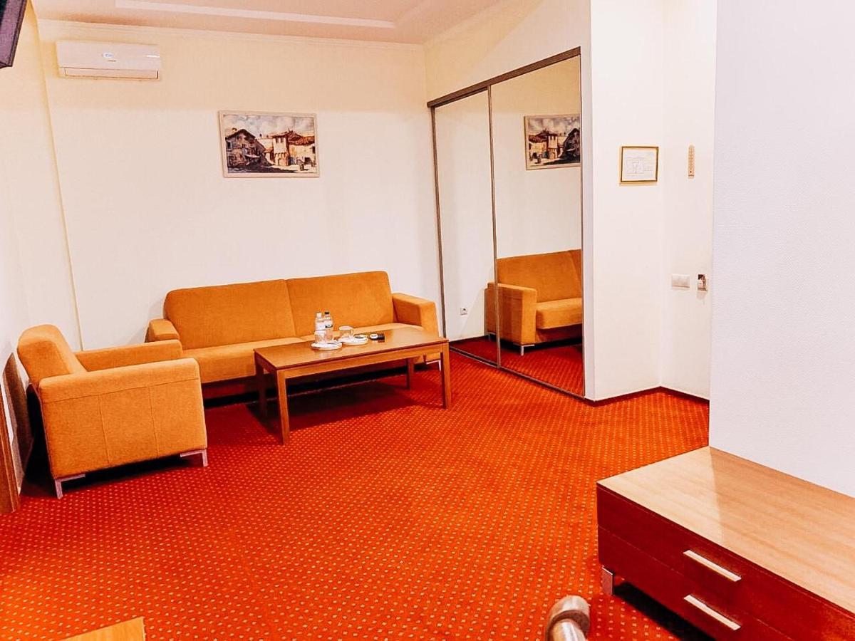 Residence Odesskij Dvorik Odessa Buitenkant foto